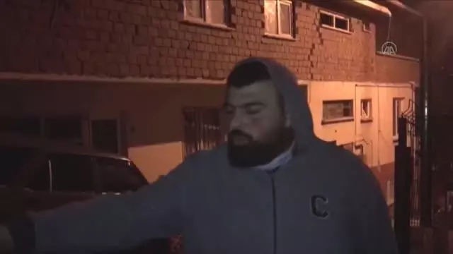 Bir kişi yolda yürürken bıçaklı saldırı sonucu yaralandı Bir kişi yolda yürürken bıçaklı saldırı sonucu yaralandı