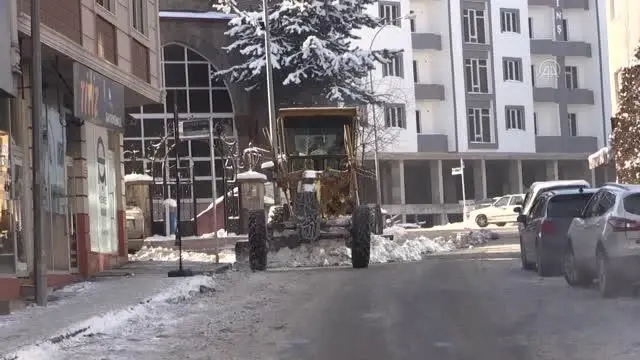 Doğu'da dondurucu soğuklar yaşamı olumsuz etkiliyor Doğu'da dondurucu soğuklar yaşamı olumsuz etkiliyor