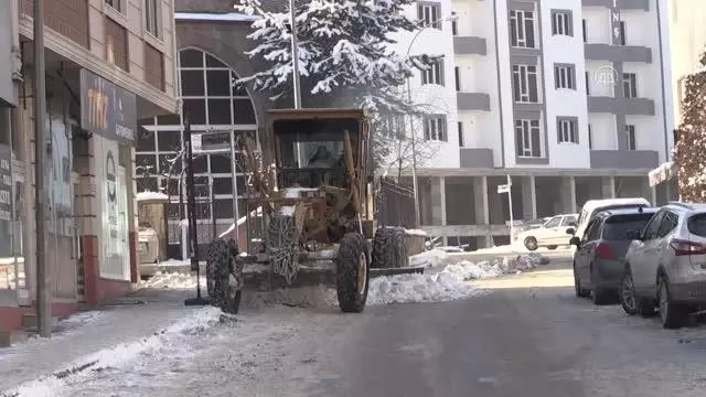 Doğu'da dondurucu soğuklar yaşamı olumsuz etkiliyor Doğu'da dondurucu soğuklar yaşamı olumsuz etkiliyor