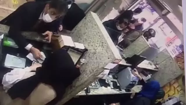 Son dakika haberi | Döviz bürosundan hırsızlık güvenlik kamerasında Son dakika haberi | Döviz bürosundan hırsızlık güvenlik kamerasında