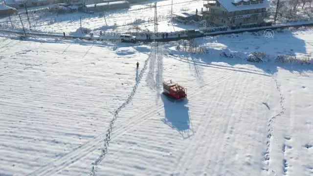 'Enerji timleri' kesintisiz enerji için zorlu şartlarda mücadele ediyor (1) 'Enerji timleri' kesintisiz enerji için zorlu şartlarda mücadele ediyor (1)
