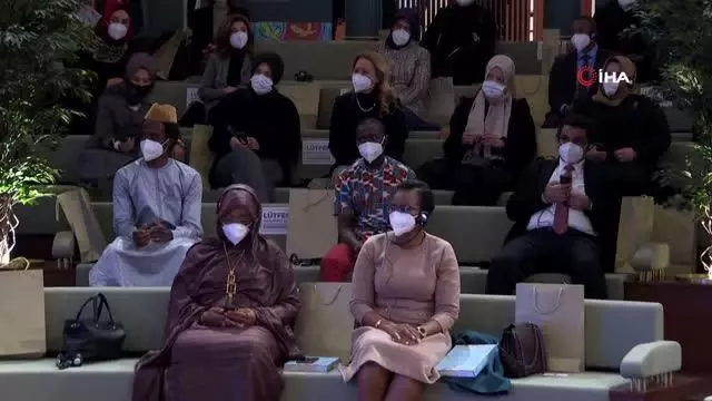 Emine Erdoğan, Afrika seyahatlerindeki hatıralarını kaleme alıyor Emine Erdoğan, Afrika seyahatlerindeki hatıralarını kaleme alıyor