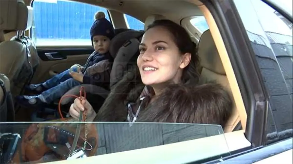 Fahriye EvcenBurak Özçivit çiftinin oğlu büyüdü! İşte Karan�ın son