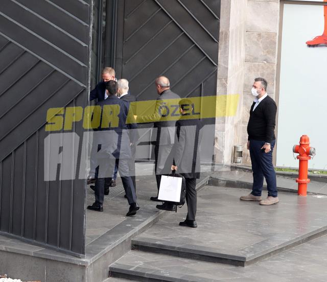 Photos of G.Saray and Başakşehir's meeting for the transfer of İrfan Can appeared