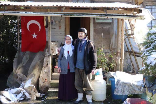 Hiç doktora gitmeyen 90 yaşındaki Yunus dedenin sırrı 30 yıldır içtiği kar suyu Hiç doktora gitmeyen 90 yaşındaki Yunus dedenin sırrı 30 yıldır içtiği kar suyu