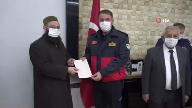 İtfaiyeciler bu kez ateşi söndürerek değil, su kuyusu açarak hayat kurtaracak İtfaiyeciler bu kez ateşi söndürerek değil, su kuyusu açarak hayat kurtaracak