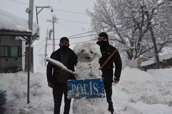 'Kardan tünel'de çay keyfi 'Kardan tünel'de çay keyfi