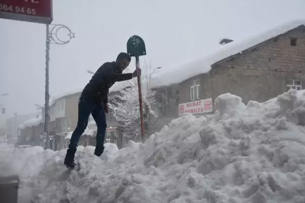 'Kardan tünel'de çay keyfi 'Kardan tünel'de çay keyfi