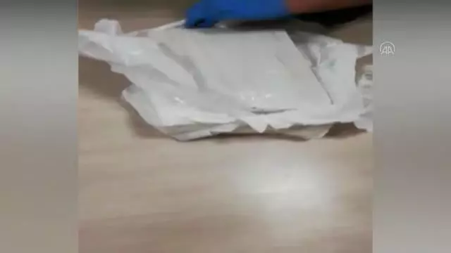Kargodan aldığı pakette uyuşturucu bulunan şüpheli tutuklandı Kargodan aldığı pakette uyuşturucu bulunan şüpheli tutuklandı