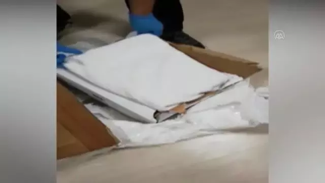 Kargodan aldığı pakette uyuşturucu bulunan şüpheli tutuklandı Kargodan aldığı pakette uyuşturucu bulunan şüpheli tutuklandı