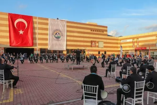 Keşan'da 140 müzisyenden Trakya havalarıyla konser Keşan'da 140 müzisyenden Trakya havalarıyla konser