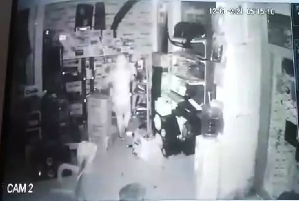 Kilidini bozduğu oto aksesuarcıyı bir hafta boyunca her gün soydu Kilidini bozduğu oto aksesuarcıyı bir hafta boyunca her gün soydu