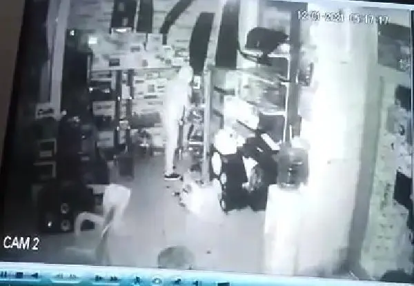 Kilidini bozduğu oto aksesuarcıyı bir hafta boyunca her gün soydu Kilidini bozduğu oto aksesuarcıyı bir hafta boyunca her gün soydu
