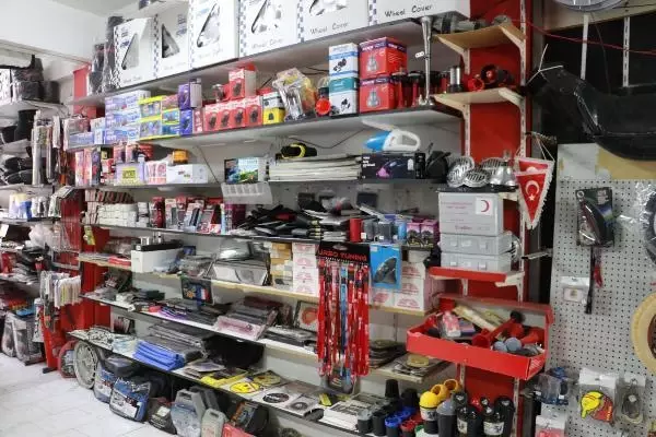Kilidini bozduğu oto aksesuarcıyı bir hafta boyunca her gün soydu Kilidini bozduğu oto aksesuarcıyı bir hafta boyunca her gün soydu