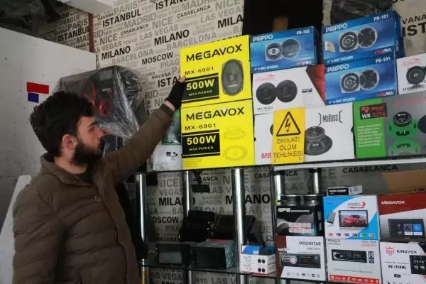 Kilidini bozduğu oto aksesuarcıyı bir hafta boyunca her gün soydu Kilidini bozduğu oto aksesuarcıyı bir hafta boyunca her gün soydu