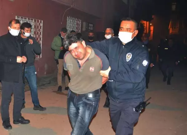 Kurusıkı tabancayı başına dayayıp, intihara kalkıştı; polisi alarma geçirdi Kurusıkı tabancayı başına dayayıp, intihara kalkıştı; polisi alarma geçirdi