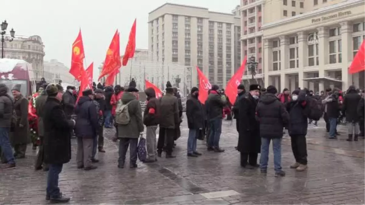 Lenin, ölümünün 97'nci yıl dönümünde anıldı