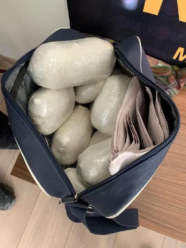 Malatya'da, yolcu otobüsünde 3 kilo esrar ele geçirildi Malatya'da, yolcu otobüsünde 3 kilo esrar ele geçirildi