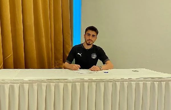 Manisa FK'da imzalar sürüyor