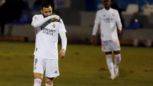 Real Madrid, 2. Lig ekibi Alcoyano'ya 2-1 yenilerek kupadan elendi Real Madrid, 2. Lig ekibi Alcoyano'ya 2-1 yenilerek kupadan elendi