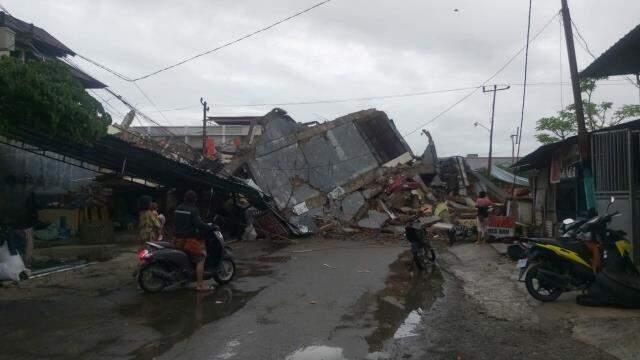 Son Dakika! Endonezya Talaud Adaları açıklarında 7,1 büyüklüğünde deprem Son Dakika! Endonezya Talaud Adaları açıklarında 7,1 büyüklüğünde deprem