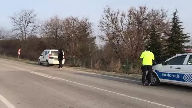 Tarlaya devrilen cipin sürücüsü yaralandı Tarlaya devrilen cipin sürücüsü yaralandı