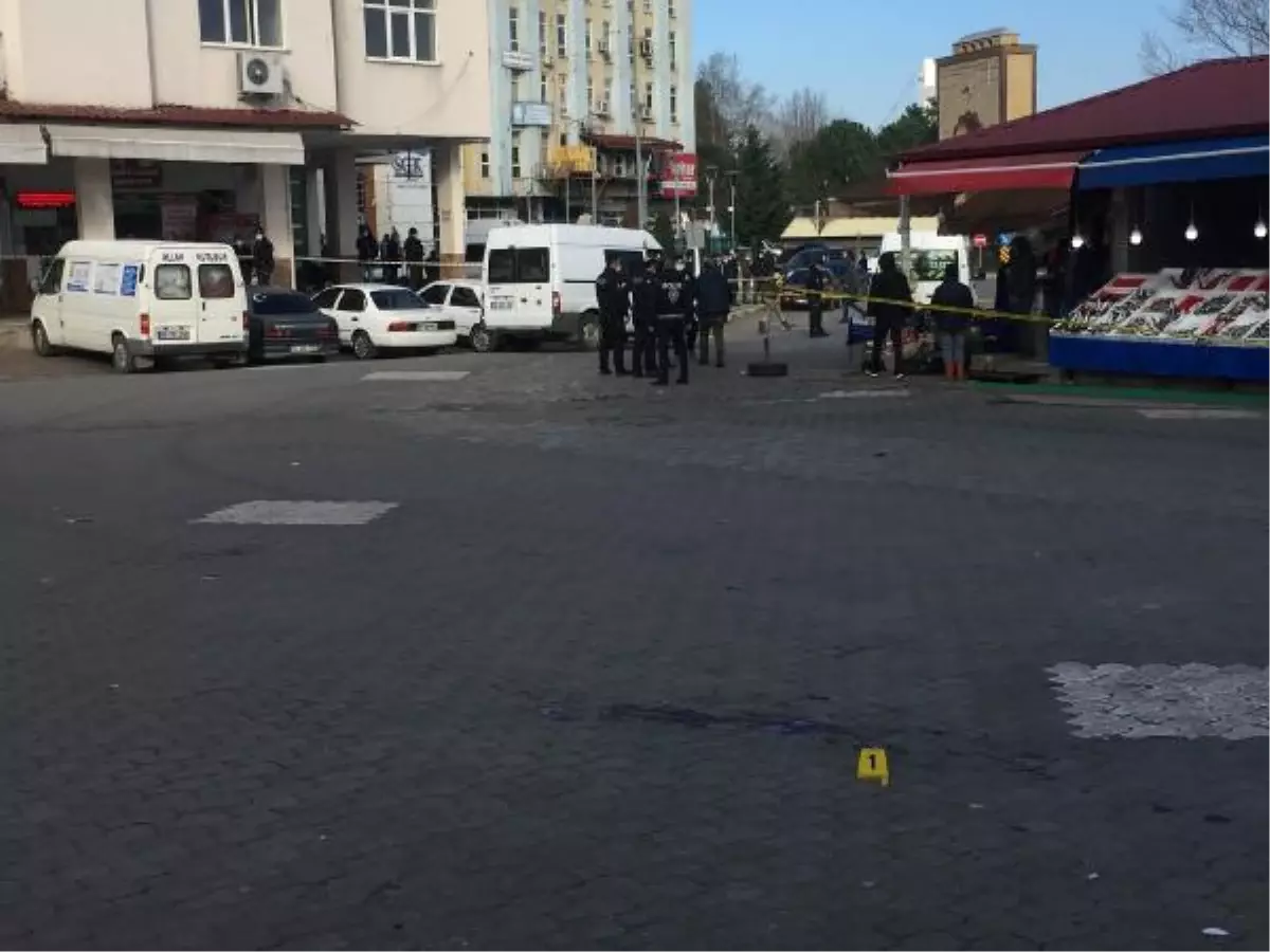 Tartıştığı yeğenini Emniyet Müdürlüğü önünde vurdu