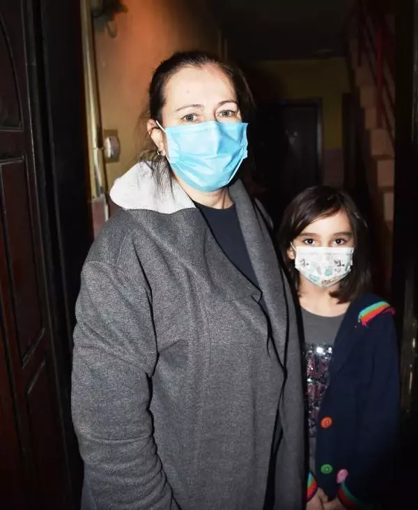 Yangında kedileri kurtarılan Sevgi: Kedilerime bir şey olsaydı kahrolurdum Yangında kedileri kurtarılan Sevgi: Kedilerime bir şey olsaydı kahrolurdum
