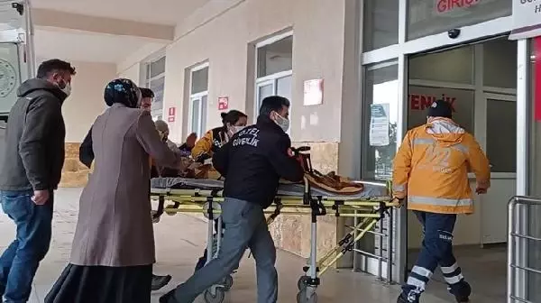 Son dakika haberleri! 10 yaşındaki kuzeninin vurduğu 8 yaşındaki Gökay, toprağa verildi Son dakika haberleri! 10 yaşındaki kuzeninin vurduğu 8 yaşındaki Gökay, toprağa verildi