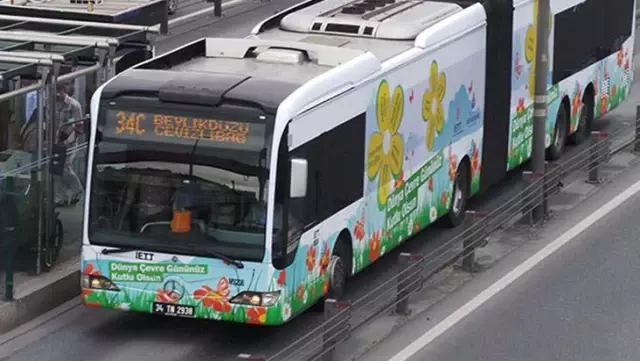 26 Ocak'tan itibaren metrobüslerdeki kodlar yerine son istasyonun ismi yazacak 26 Ocak'tan itibaren metrobüslerdeki kodlar yerine son istasyonun ismi yazacak