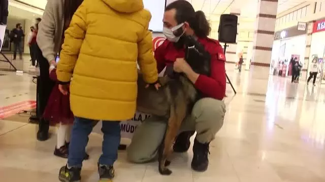 Adana emniyeti vatandaşları dolandırıcılara karşı uyardı Adana emniyeti vatandaşları dolandırıcılara karşı uyardı