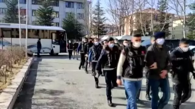 AFYONKARAHİSAR - Uyuşturucu operasyonunda 6 zanlı tutuklandı AFYONKARAHİSAR - Uyuşturucu operasyonunda 6 zanlı tutuklandı