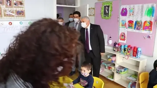 Anaokulu öğrencilerinin karne heyecanı Anaokulu öğrencilerinin karne heyecanı