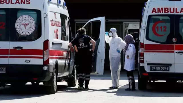 Atama bekleyen on binlerce paramedik seslerini duyurmak istiyor Atama bekleyen on binlerce paramedik seslerini duyurmak istiyor