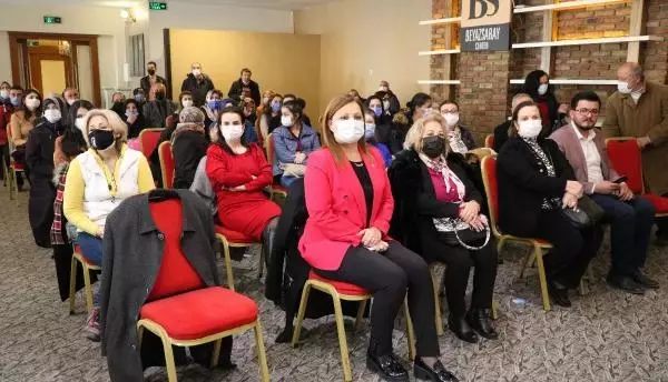 AFYONKARAHİSAR - CHP Kadın Kolları Genel Başkanı Nazlıaka, kadınlarla bir araya geldi AFYONKARAHİSAR - CHP Kadın Kolları Genel Başkanı Nazlıaka, kadınlarla bir araya geldi