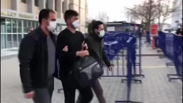 Babaannesini tabancayla öldüren kişi tutuklandı Babaannesini tabancayla öldüren kişi tutuklandı