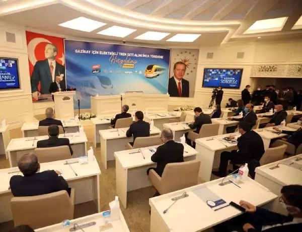 GAZİANTEP - Bakan Gül: 'Eskiden kara tren vardı şimdi hızlı tren dönemine geldik' GAZİANTEP - Bakan Gül: 'Eskiden kara tren vardı şimdi hızlı tren dönemine geldik'