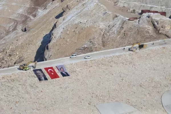 DİYARBAKIR - Pakdemirli, Diyarbakır'ın 'çılgın projesi' olarak anılan Silvan Projesi alanında incelemelerde bulundu DİYARBAKIR - Pakdemirli, Diyarbakır'ın 'çılgın projesi' olarak anılan Silvan Projesi alanında incelemelerde bulundu