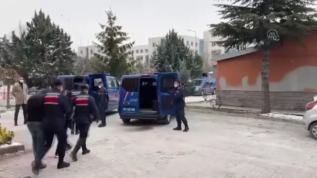Başkentte evlerden hırsızlık yapan 4 şüpheli tutuklandı Başkentte evlerden hırsızlık yapan 4 şüpheli tutuklandı