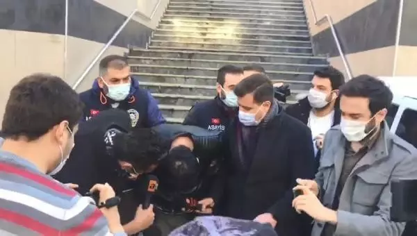 Bayrampaşa'da otelde kadını öldüren şüpheli adliyeye sevk edildi Bayrampaşa'da otelde kadını öldüren şüpheli adliyeye sevk edildi