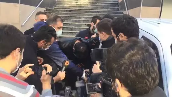 Bayrampaşa'da otelde kadını öldüren şüpheli adliyeye sevk edildi Bayrampaşa'da otelde kadını öldüren şüpheli adliyeye sevk edildi
