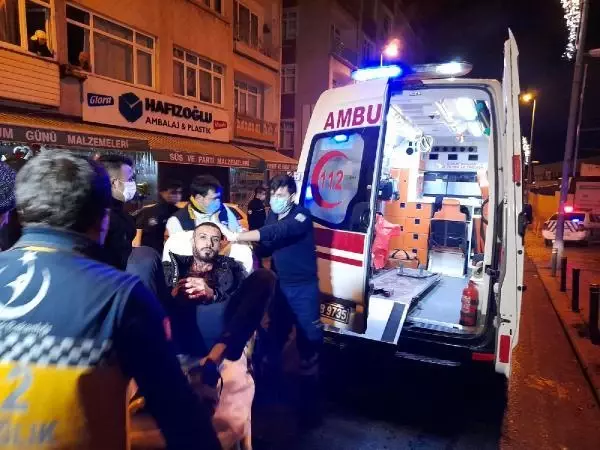 Bayrampaşa'da Suriyeli iki grup arasında bıçaklı kavga: 2'si ağır 7 yaralı Bayrampaşa'da Suriyeli iki grup arasında bıçaklı kavga: 2'si ağır 7 yaralı