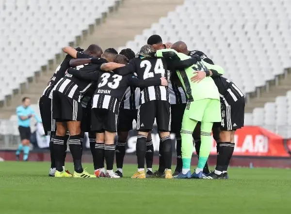 Beşiktaş dolu dizgin ilerliyor Beşiktaş dolu dizgin ilerliyor
