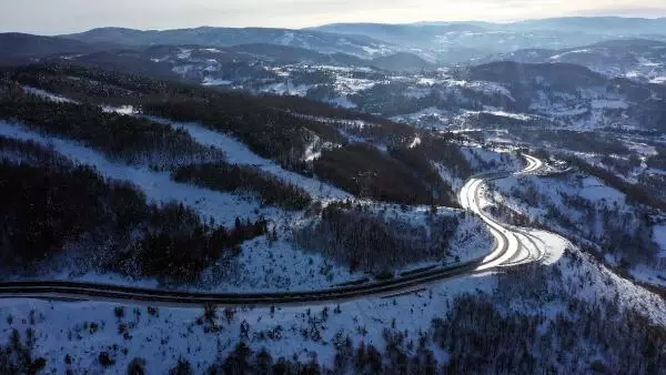 Bolu Dağı'nda kar manzarası, havadan görüntülendi Bolu Dağı'nda kar manzarası, havadan görüntülendi