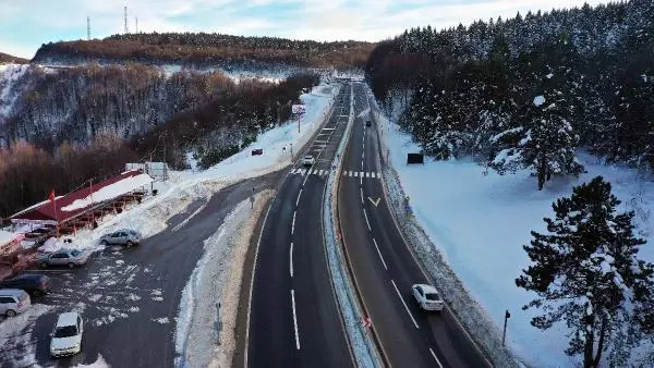 Bolu Dağı'nda kar manzarası, havadan görüntülendi Bolu Dağı'nda kar manzarası, havadan görüntülendi