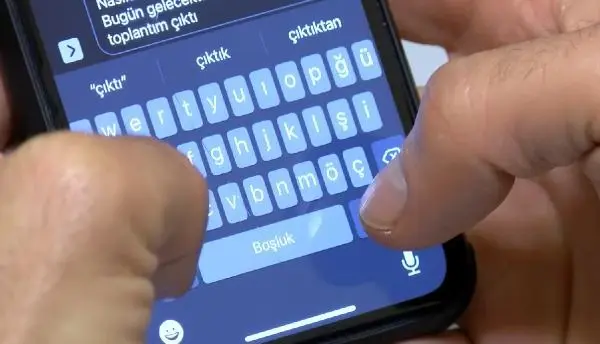 'Cep telefonlarında, klozetlerden daha fazla bakteri bulunuyor' 'Cep telefonlarında, klozetlerden daha fazla bakteri bulunuyor'