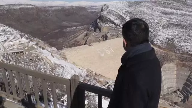 DİYARBAKIR - Pakdemirli, Diyarbakır'ın 'çılgın projesi' olarak anılan Silvan Projesi alanında incelemelerde bulundu DİYARBAKIR - Pakdemirli, Diyarbakır'ın 'çılgın projesi' olarak anılan Silvan Projesi alanında incelemelerde bulundu