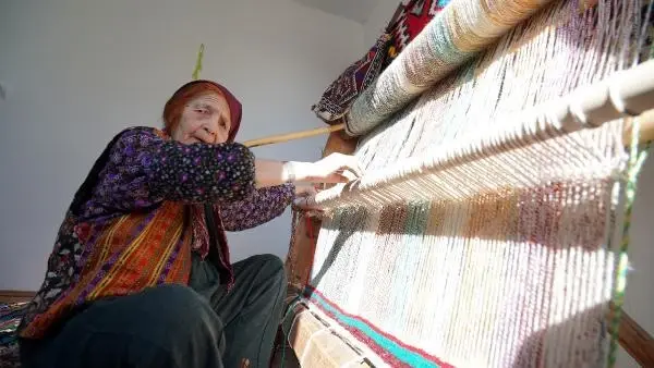 Son dakika haberi! Doç. Dr. Genç: Kilim dokumalarının her motifinde bir 'öz' var Son dakika haberi! Doç. Dr. Genç: Kilim dokumalarının her motifinde bir 'öz' var