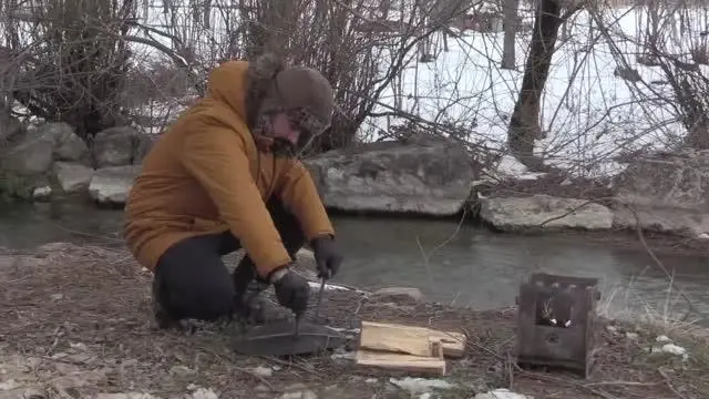 Doğada yaptığı yemeklerle kentleri tanıtıyor Doğada yaptığı yemeklerle kentleri tanıtıyor