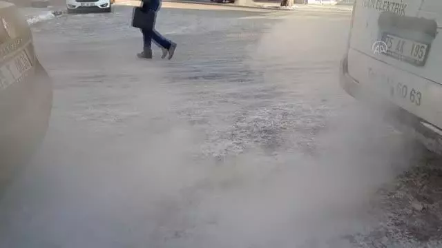Dondurucu soğuklar hayatı olumsuz etkiliyor Dondurucu soğuklar hayatı olumsuz etkiliyor